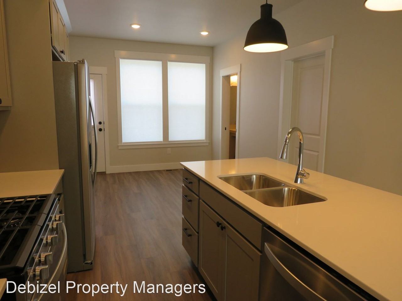 1694 St George Blvd - Photo 3 of 19