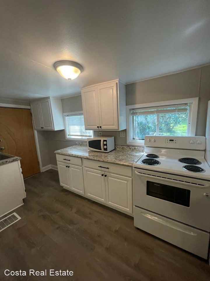 236 and 238  Hickory Street - Photo 2 of 12