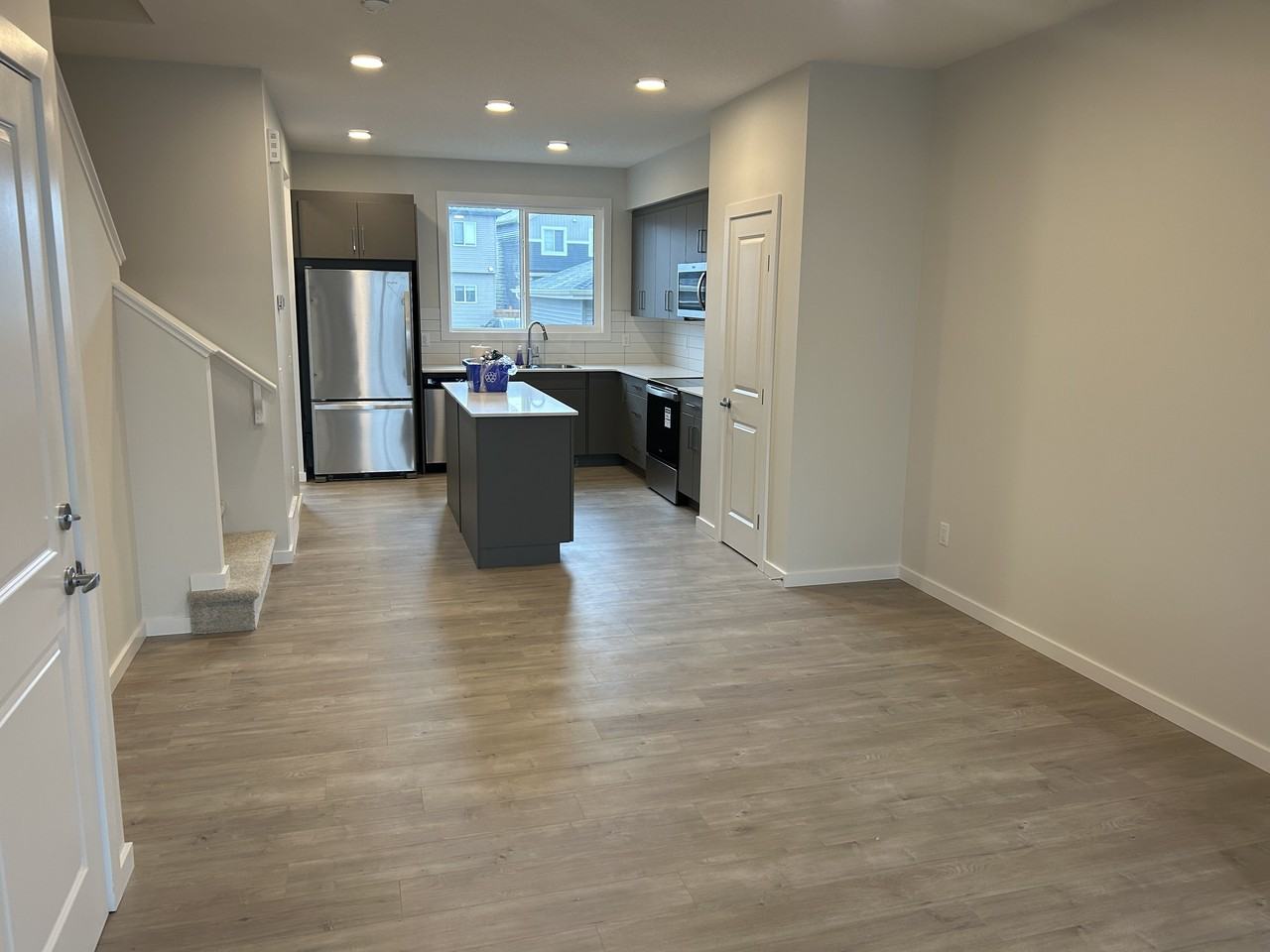 8109 226a St Nw Main Fl - Photo 3 of 28