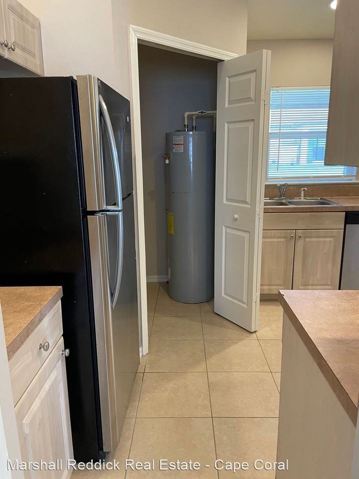 4401-4403 22nd Street SW - Photo 3 of 17