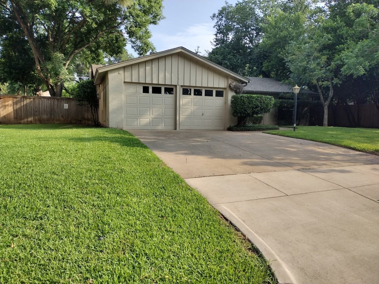 2601 Blackwood Dr - Photo 2 of 33