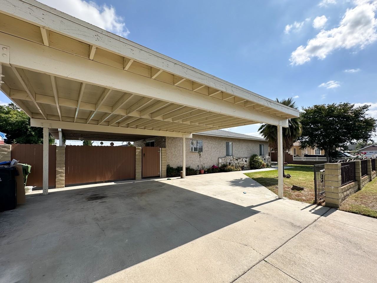 11649 Wakeman St - Photo 3 of 23