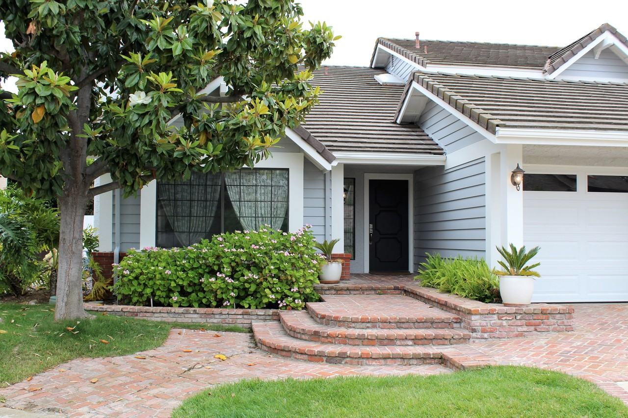 14062 Atwood Ct - Photo 3 of 41