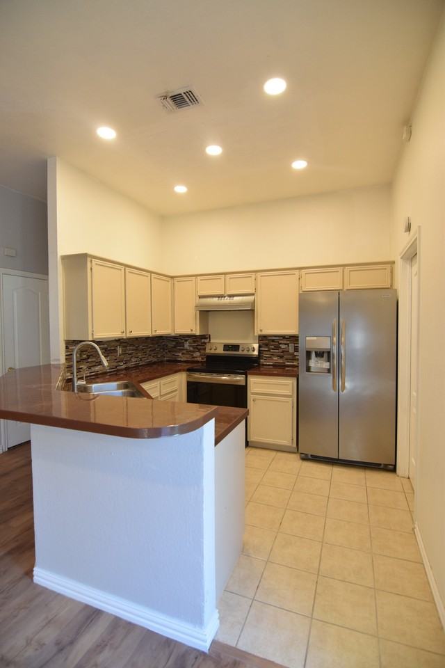 4304 Teal Dr - Photo 4 of 21