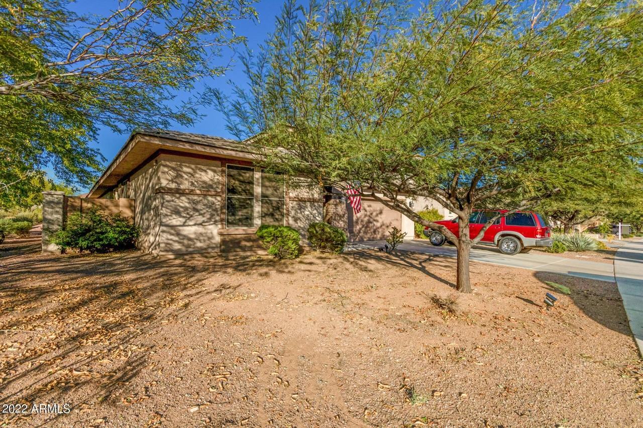 3770 W Aracely Dr - Photo 2 of 40