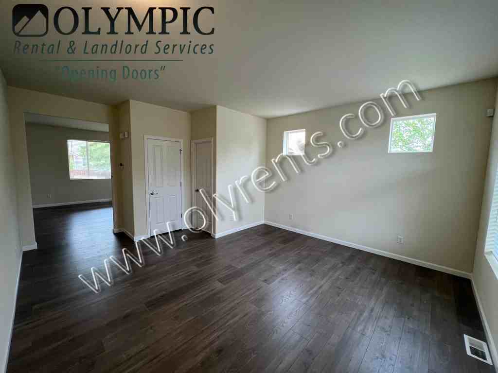 8537 Fortman Dr Ne - Photo 3 of 30