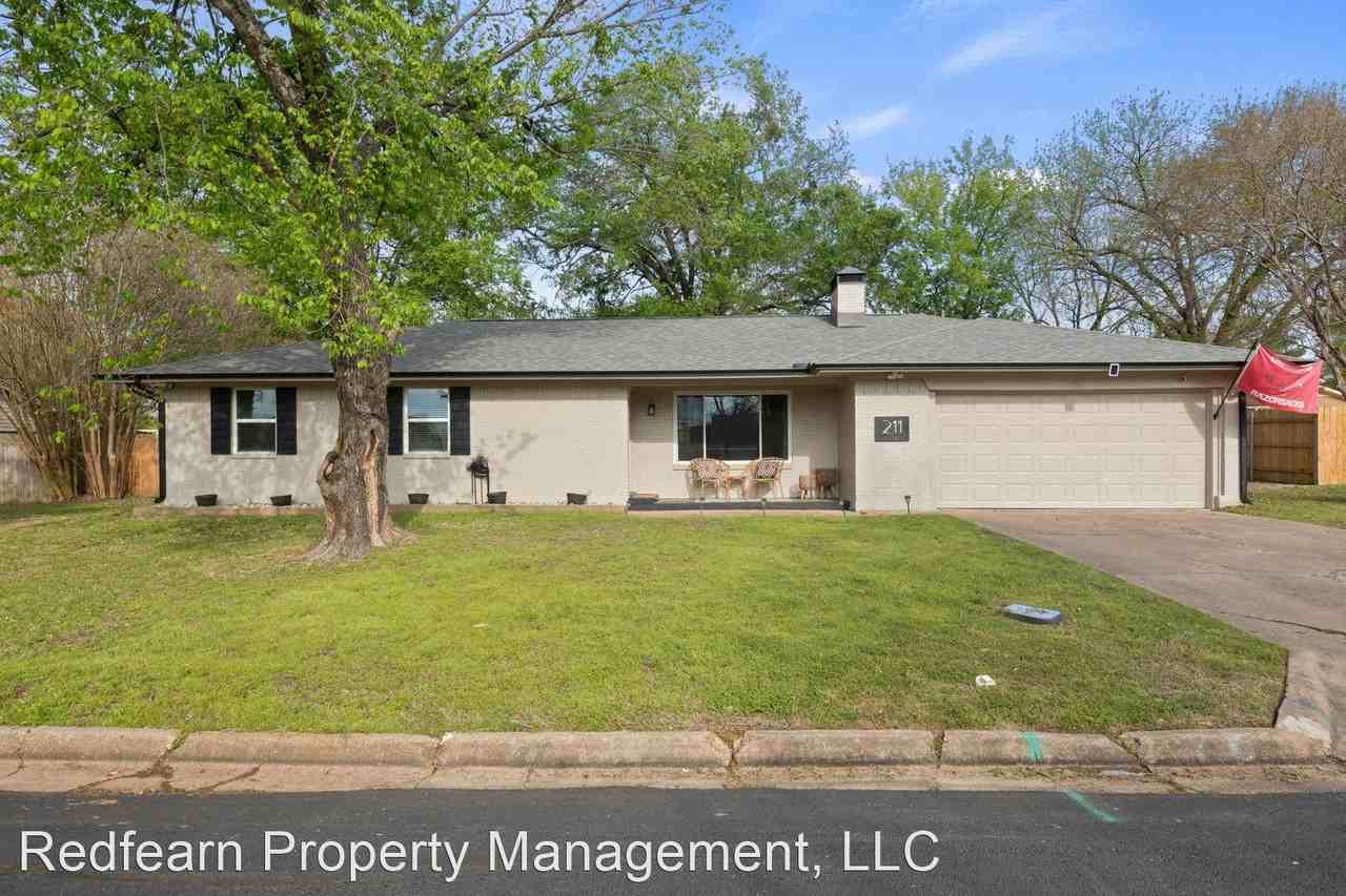 211 Red Bird Ln - Photo 2 of 19