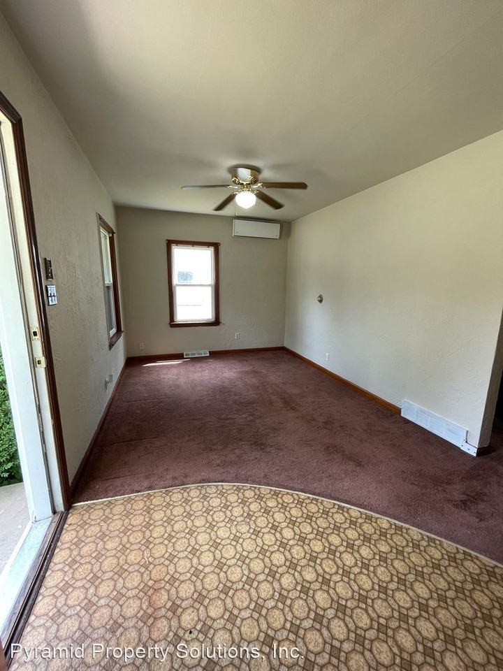 3934 54th St - Photo 2 of 10