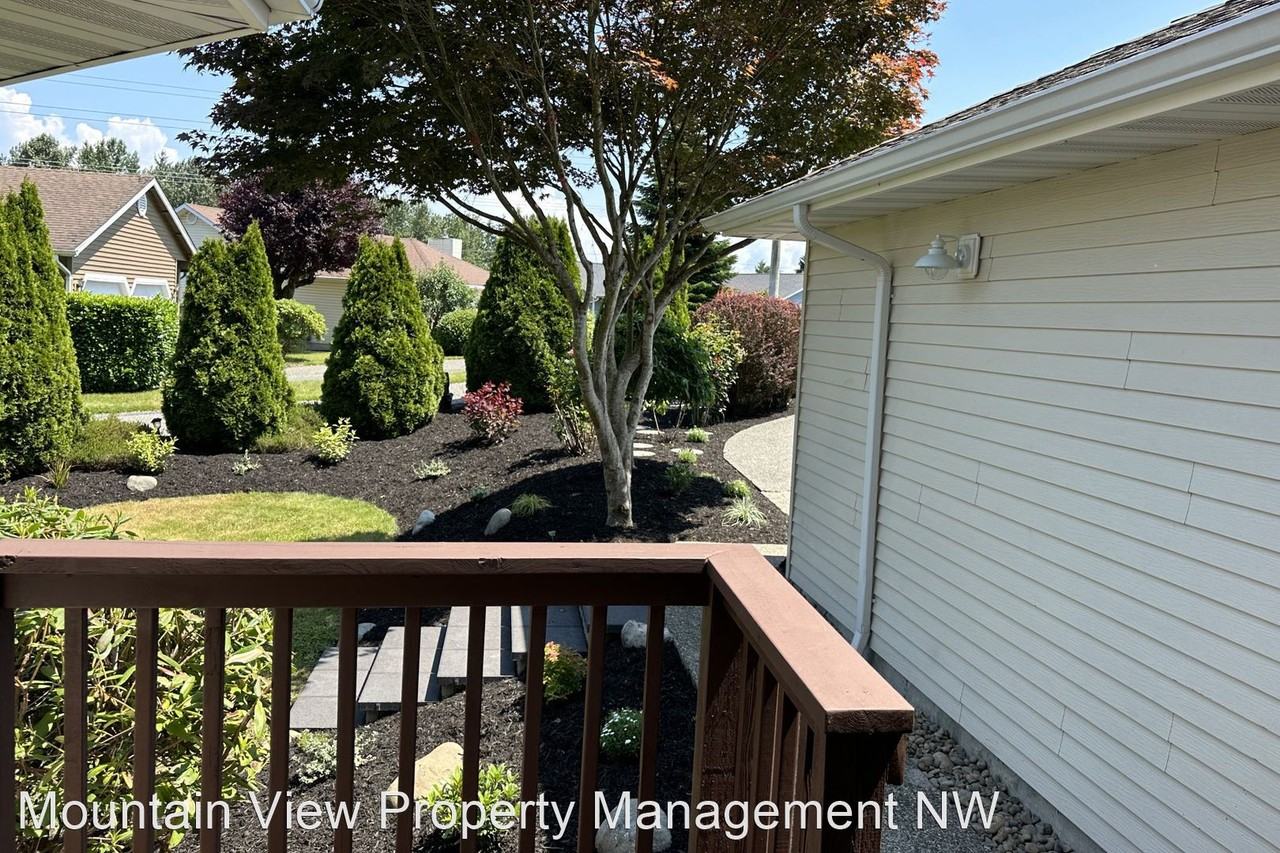 11630 44th Dr Se - Photo 3 of 23