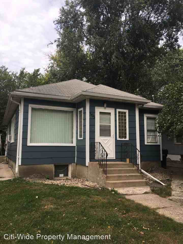 305 307 1/2 N Broadway Apartments in Watertown, SD 57201 Zumper