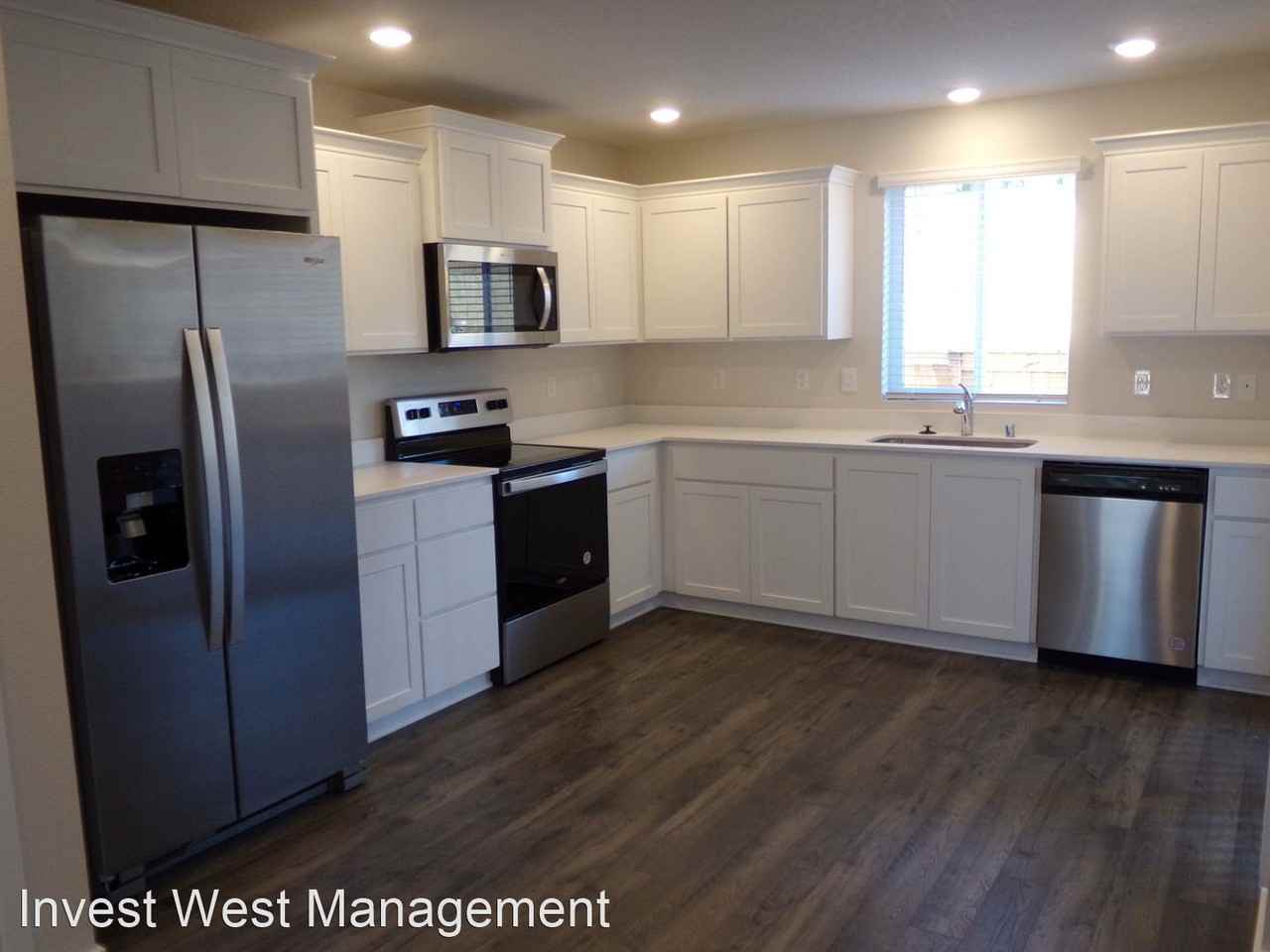 6216 Ne 120th St - Photo 2 of 9