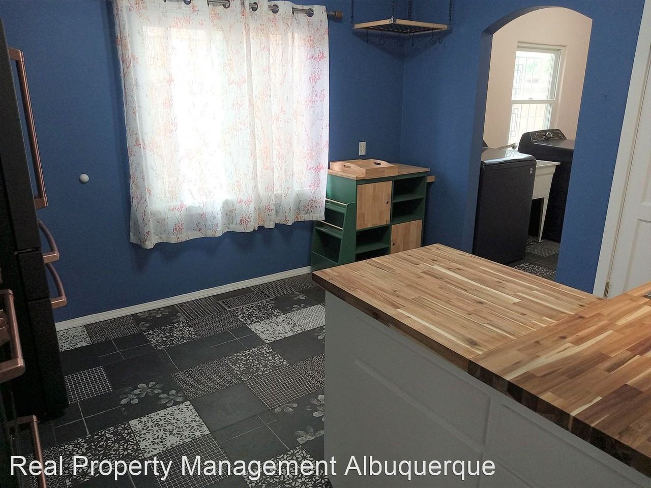 506 Lafayette Pl Ne - Photo 3 of 22