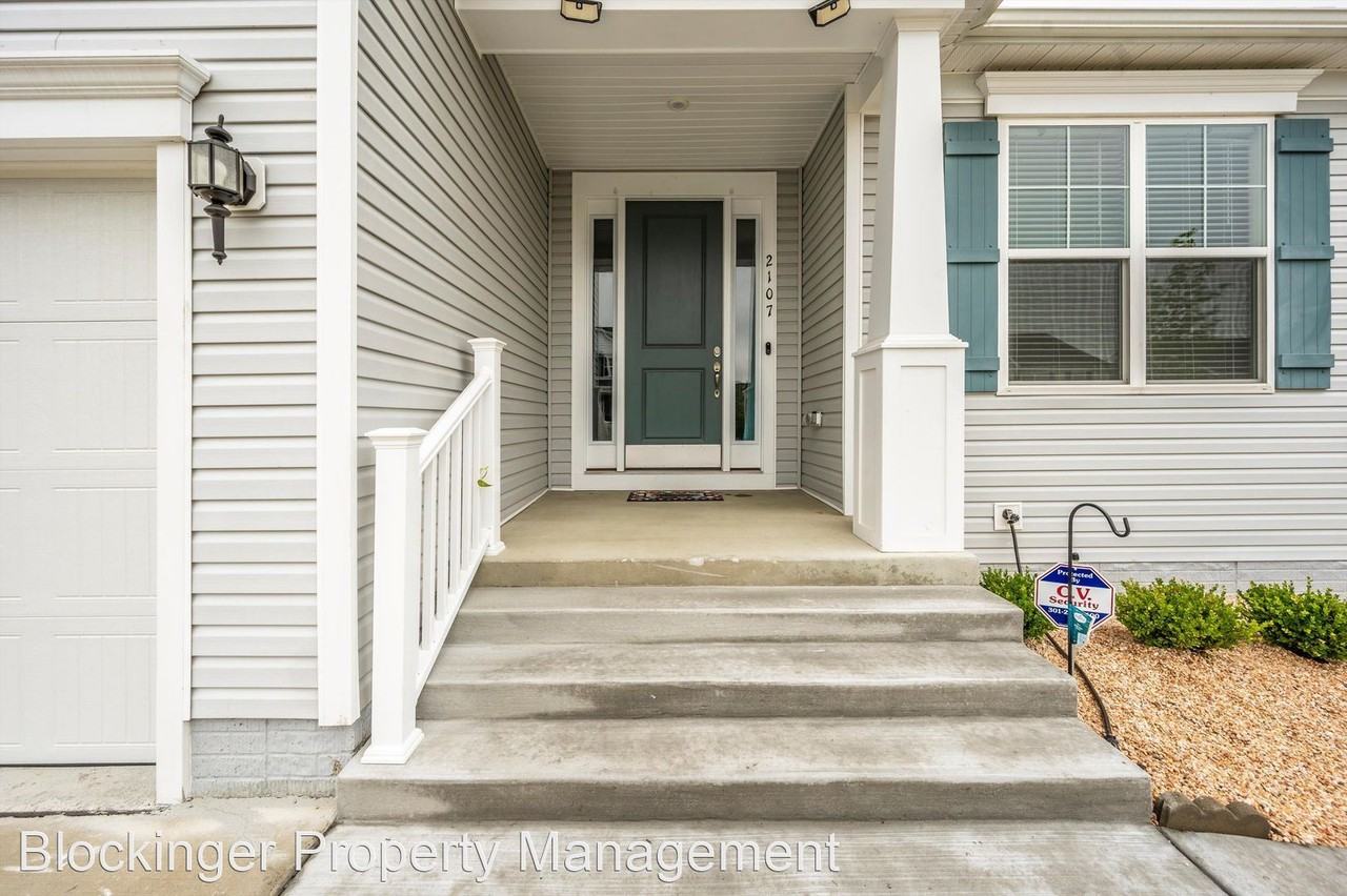 2107 Connor Cir - Photo 2 of 50