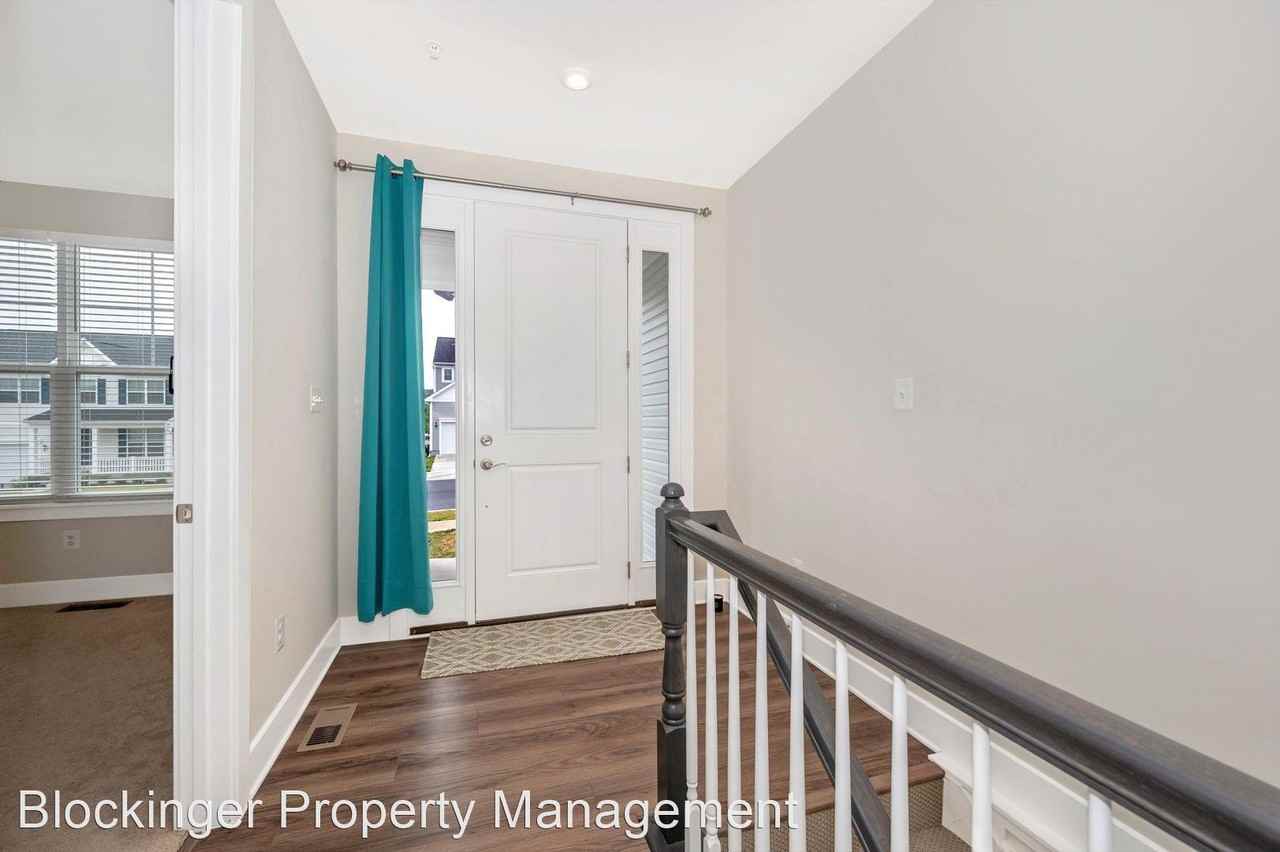 2107 Connor Cir - Photo 3 of 50