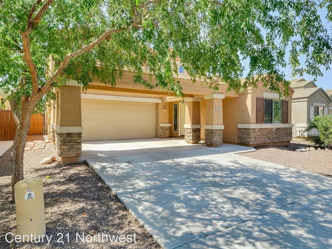 9835 W Salter Dr - Photo 3 of 38