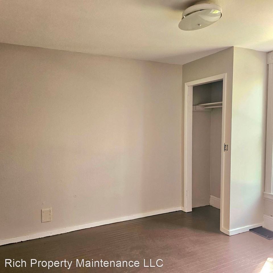 122 N Rutland St - Photo 2 of 8