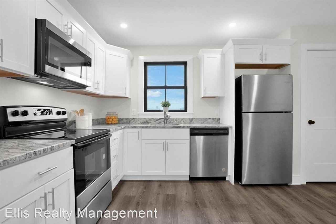 Townhomes at 5-7 Water St | One-Bedroom Elegance Where Luxury Meets History - Photo 2 of 20