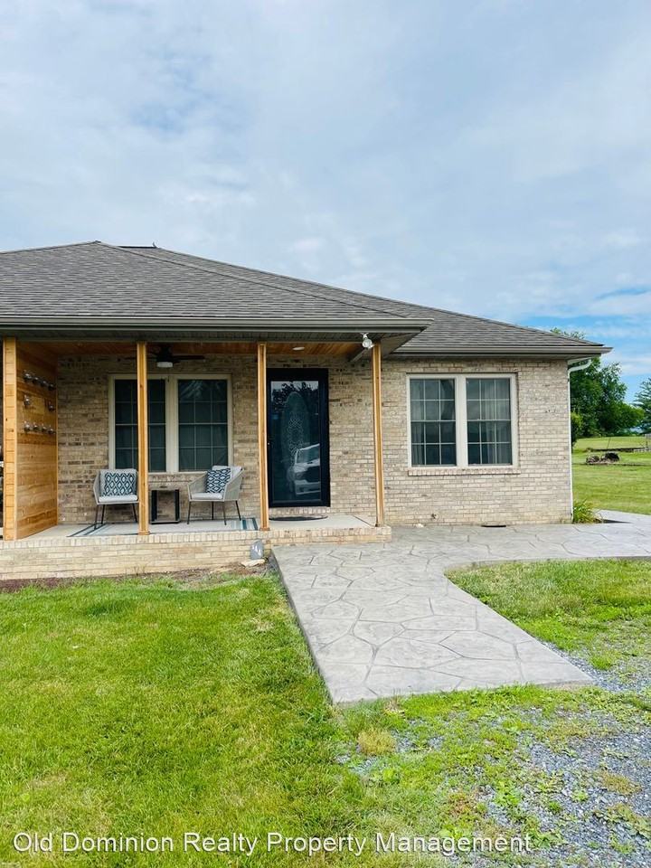 144 Holly Hill St - Photo 2 of 17