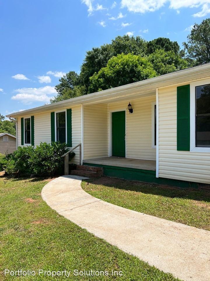 135 Meadowview Ter - Photo 3 of 25