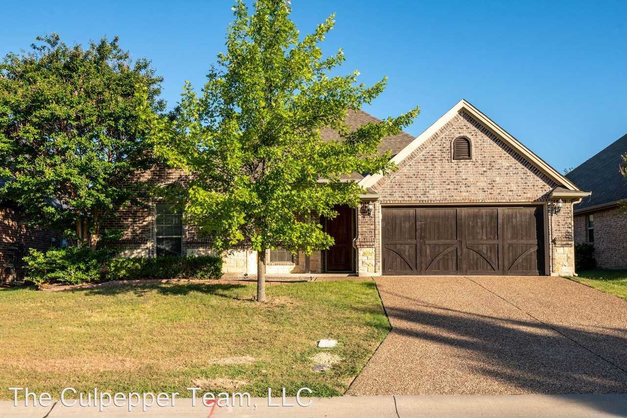 278 Spyglass Dr - Photo 2 of 26