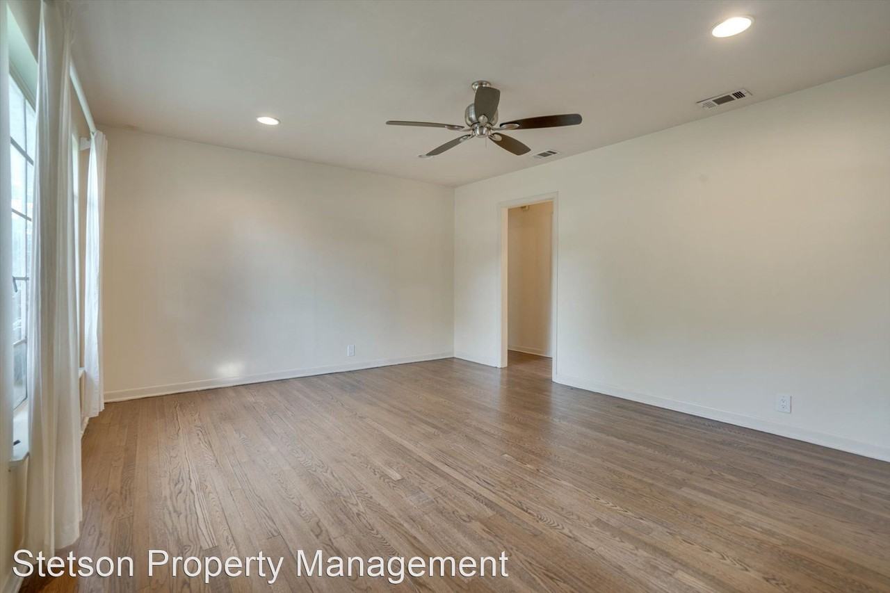 2101 Pasadena Dr - Photo 3 of 20