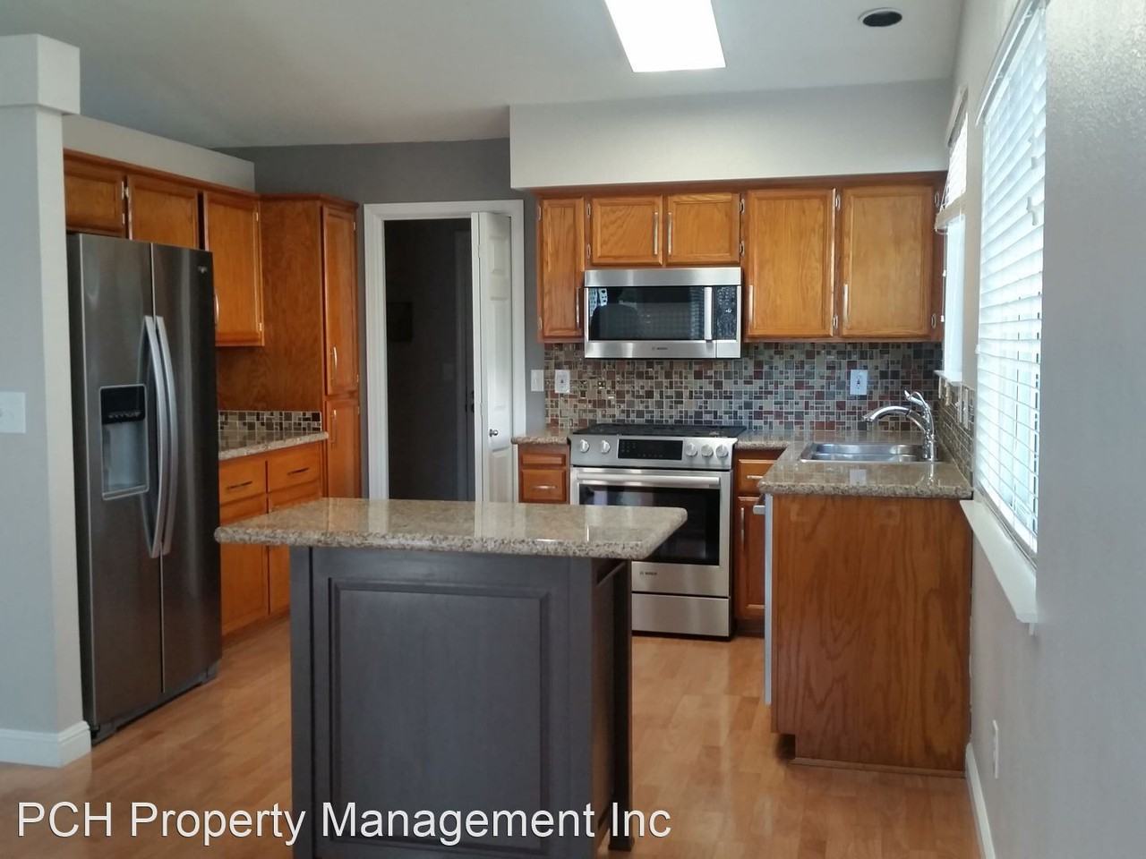 1419 Legends Way - Photo 3 of 6