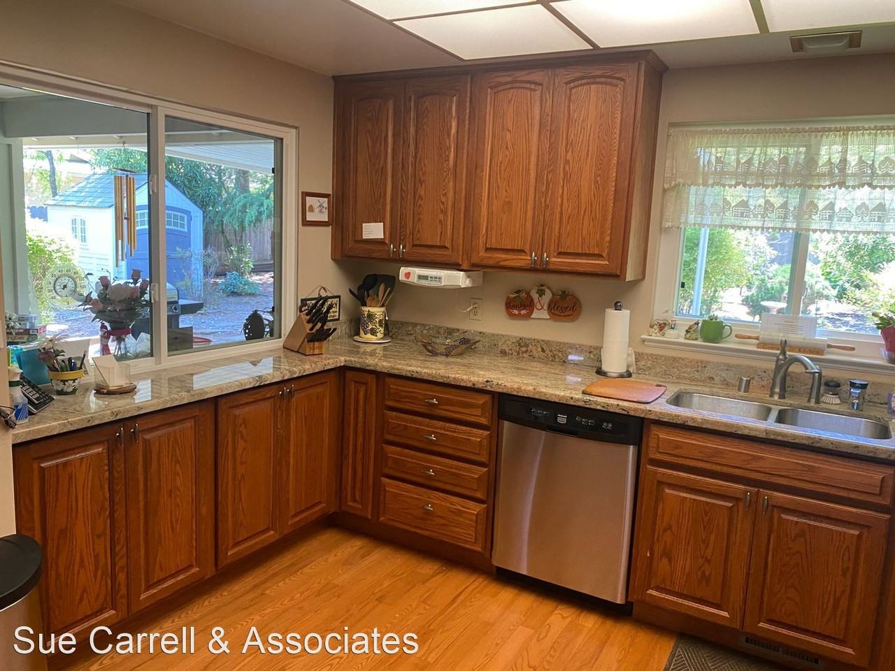 6836 Oakmont Dr - Photo 2 of 18