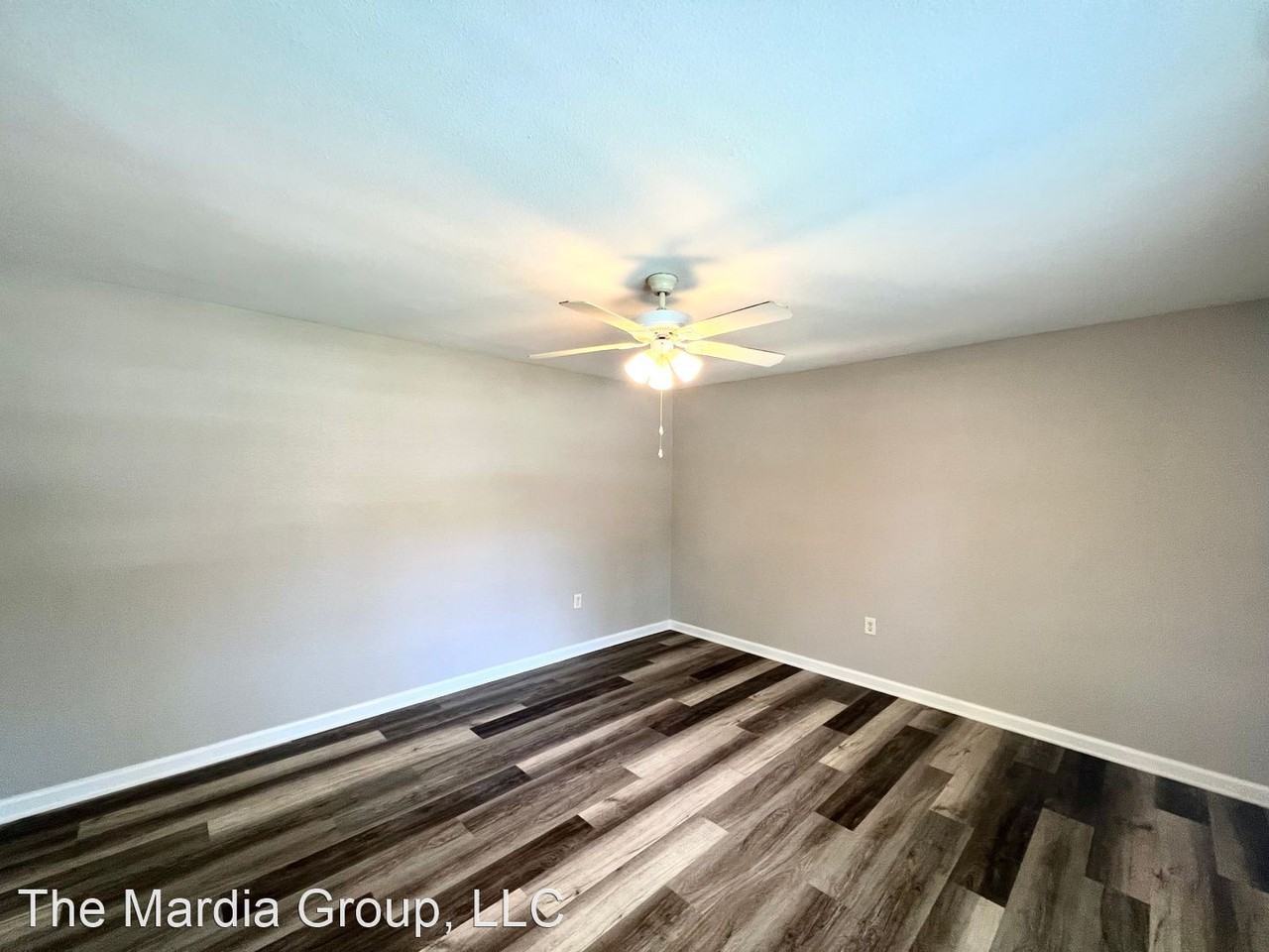6401 Hollis Ave - Photo 3 of 10