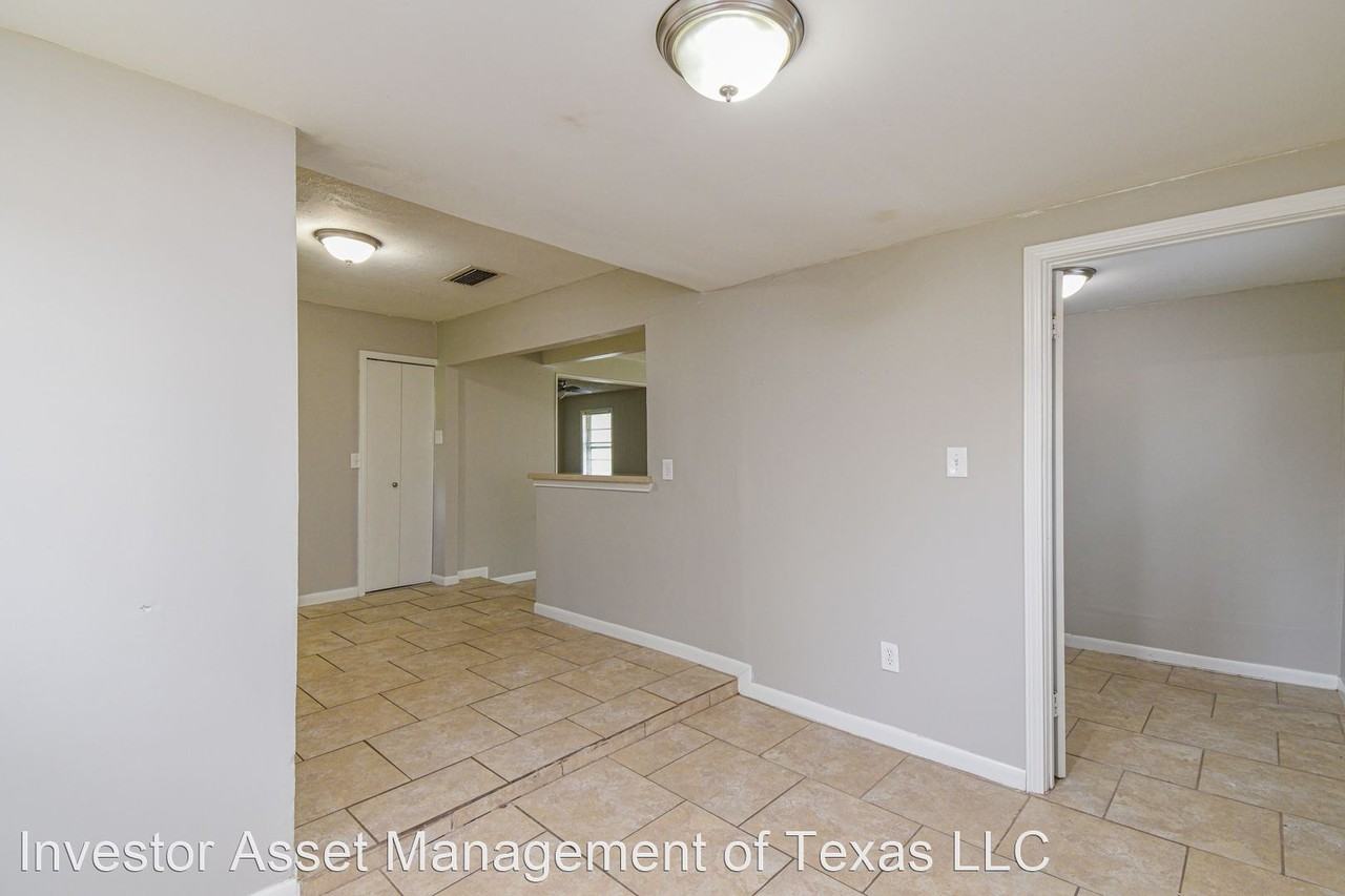 7405 W Lambuth Ln - Photo 2 of 24