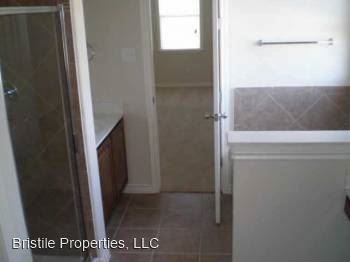 3912 Harvey Penick Dr - Photo 3 of 9