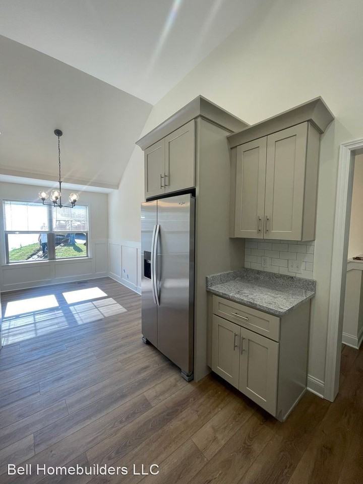 7200 Old Bug Ln - Photo 3 of 36