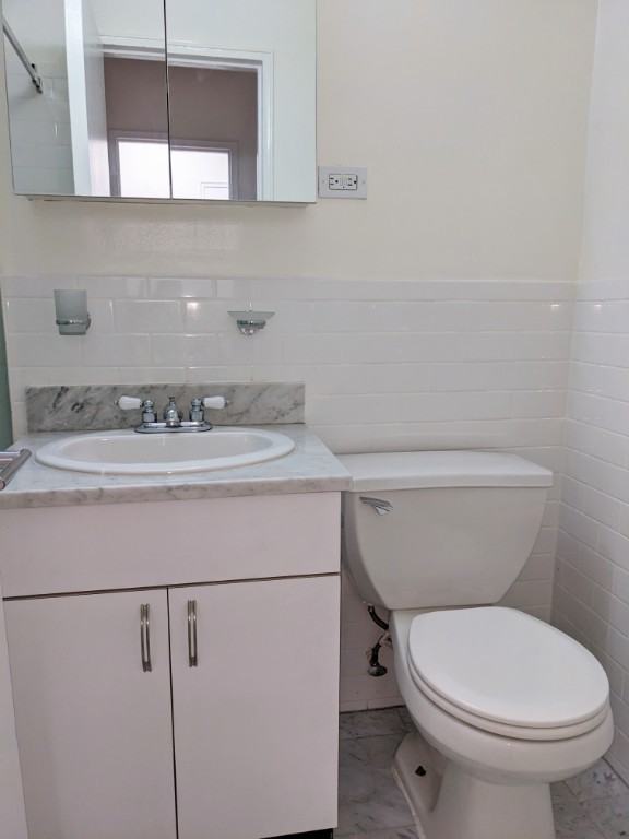 E 35th St #7DD - Photo 2 of 5