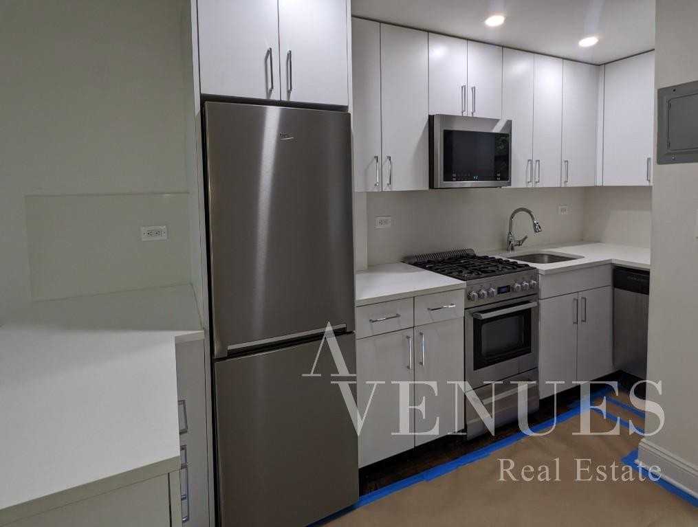 E 35th St #4D - Photo 3 of 5