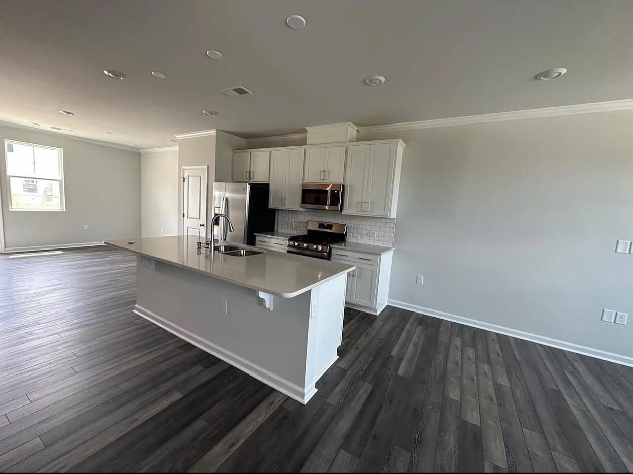 2533 Kasota Ln - Photo 2 of 22