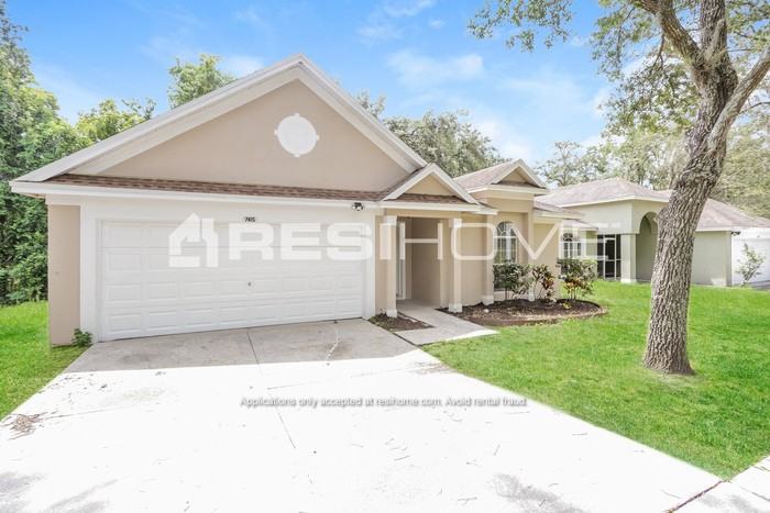 7415 Savannah Ln - Photo 3 of 18