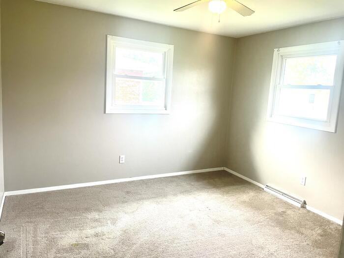 1345 Primrose Ln - Photo 3 of 8