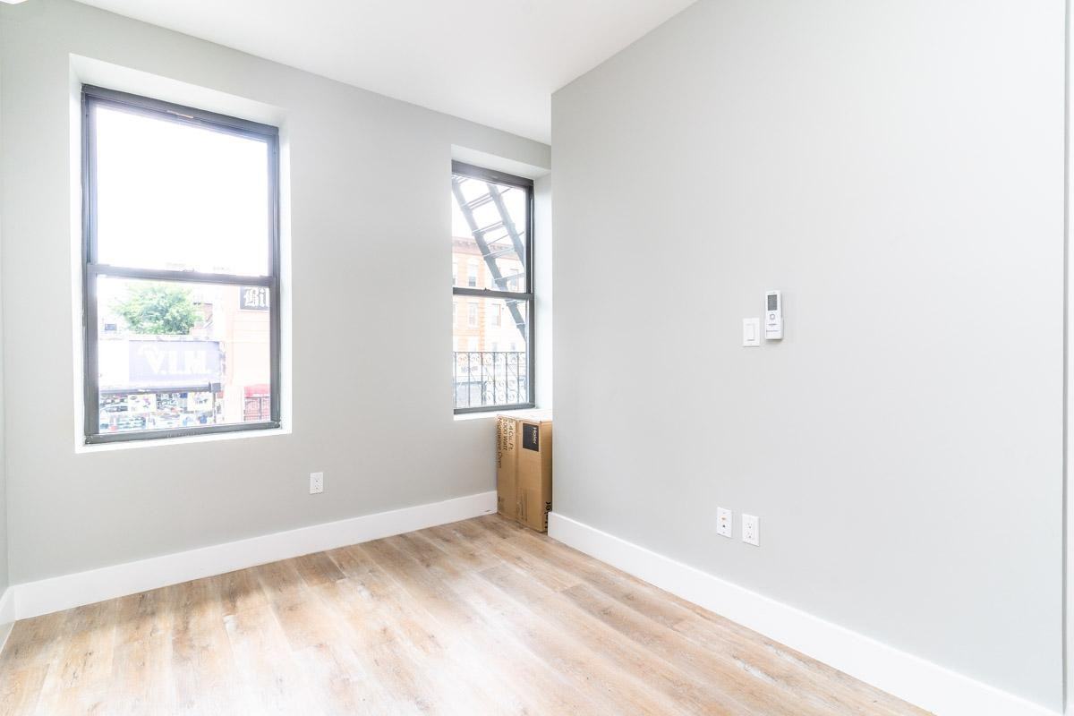 1369 Saint Johns Pl #5a - Photo 3 of 8