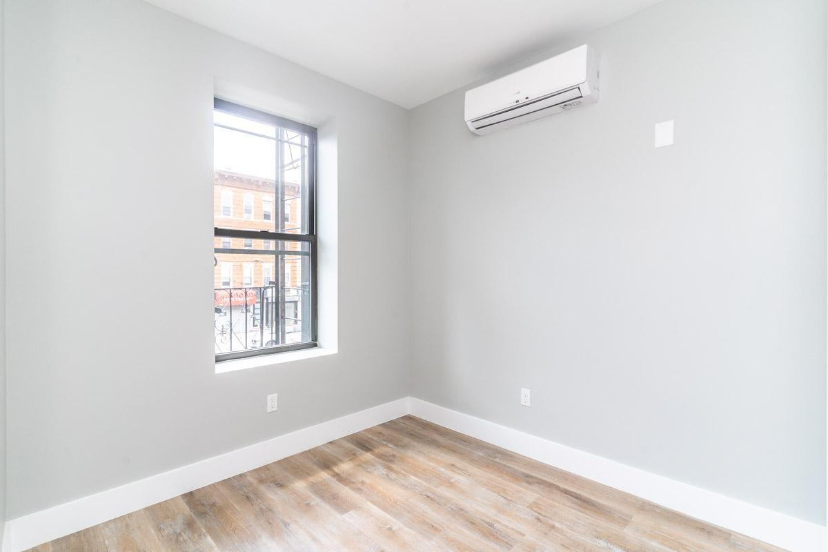 1369 Saint Johns Pl #5a - Photo 4 of 8