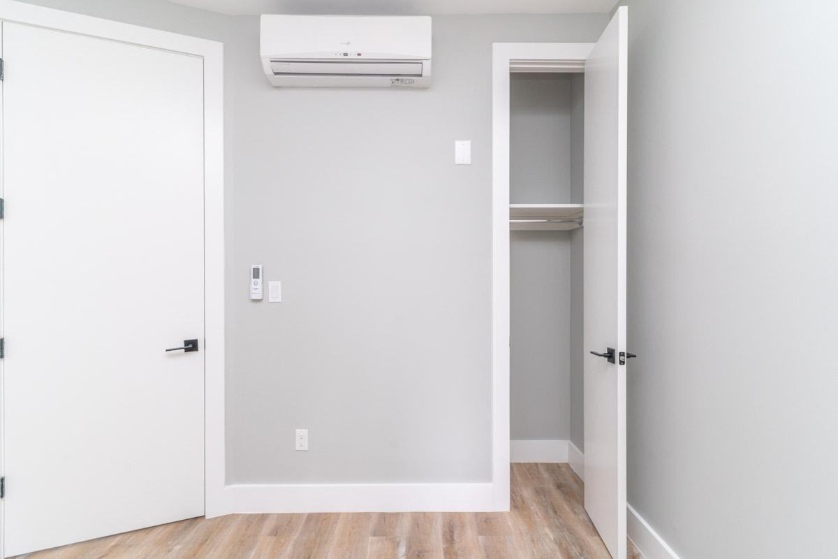 1369 Saint Johns Pl #5a - Photo 7 of 8