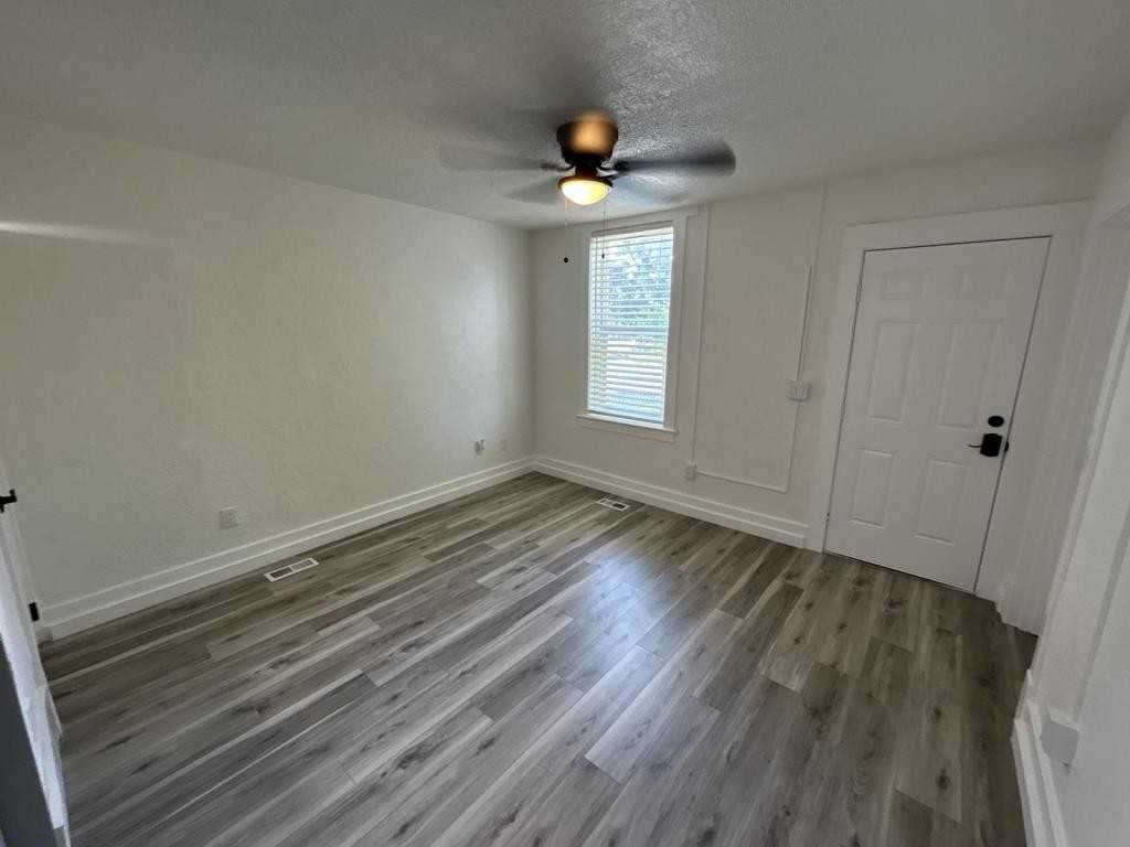 2102 Jefferson Ave - Photo 7 of 28