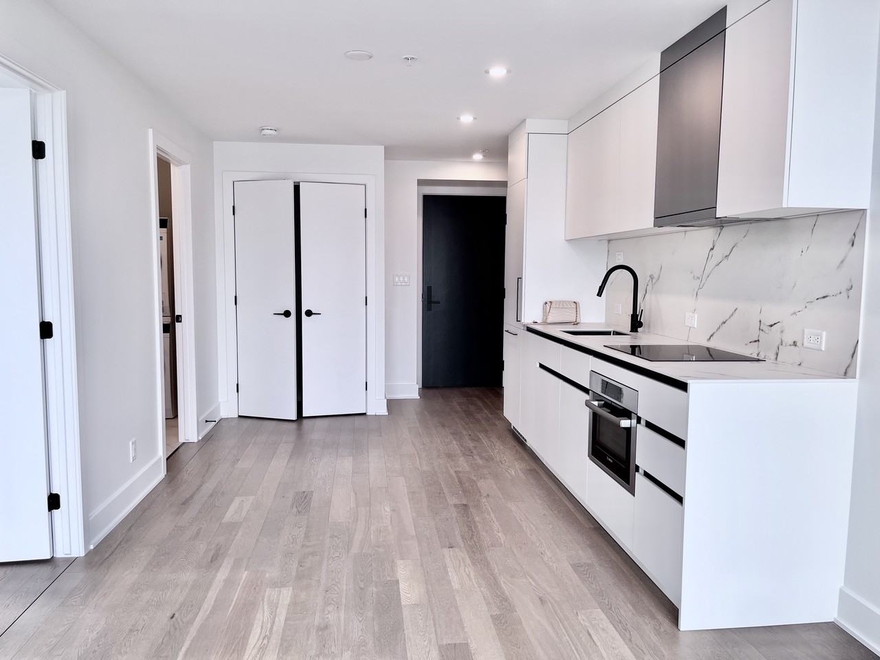 720 Rue Saint-Jacques #3410 - Photo 3 of 14