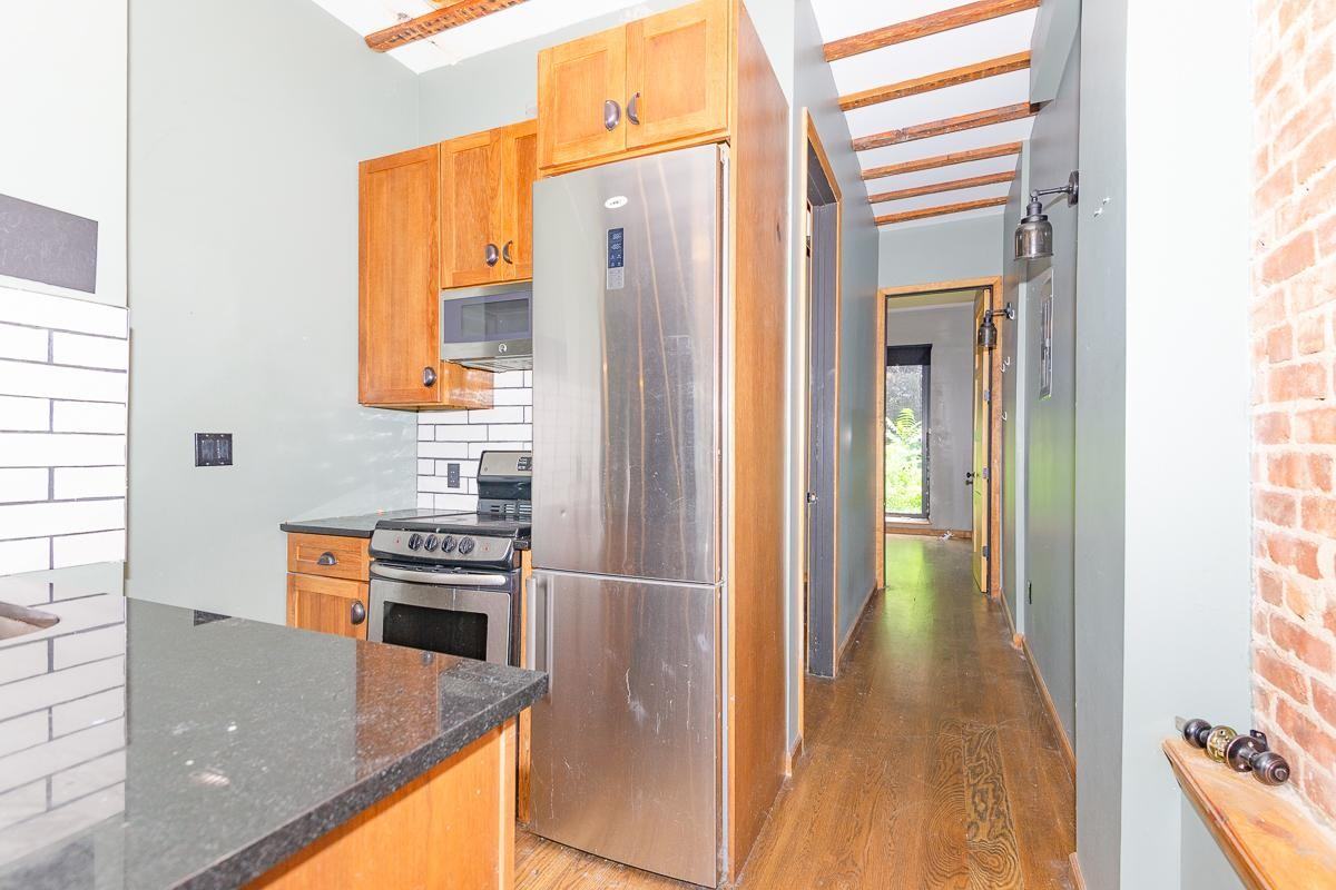 194 Montrose Ave #1R - Photo 2 of 16