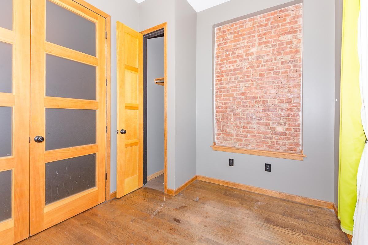 194 Montrose Ave #1R - Photo 7 of 16