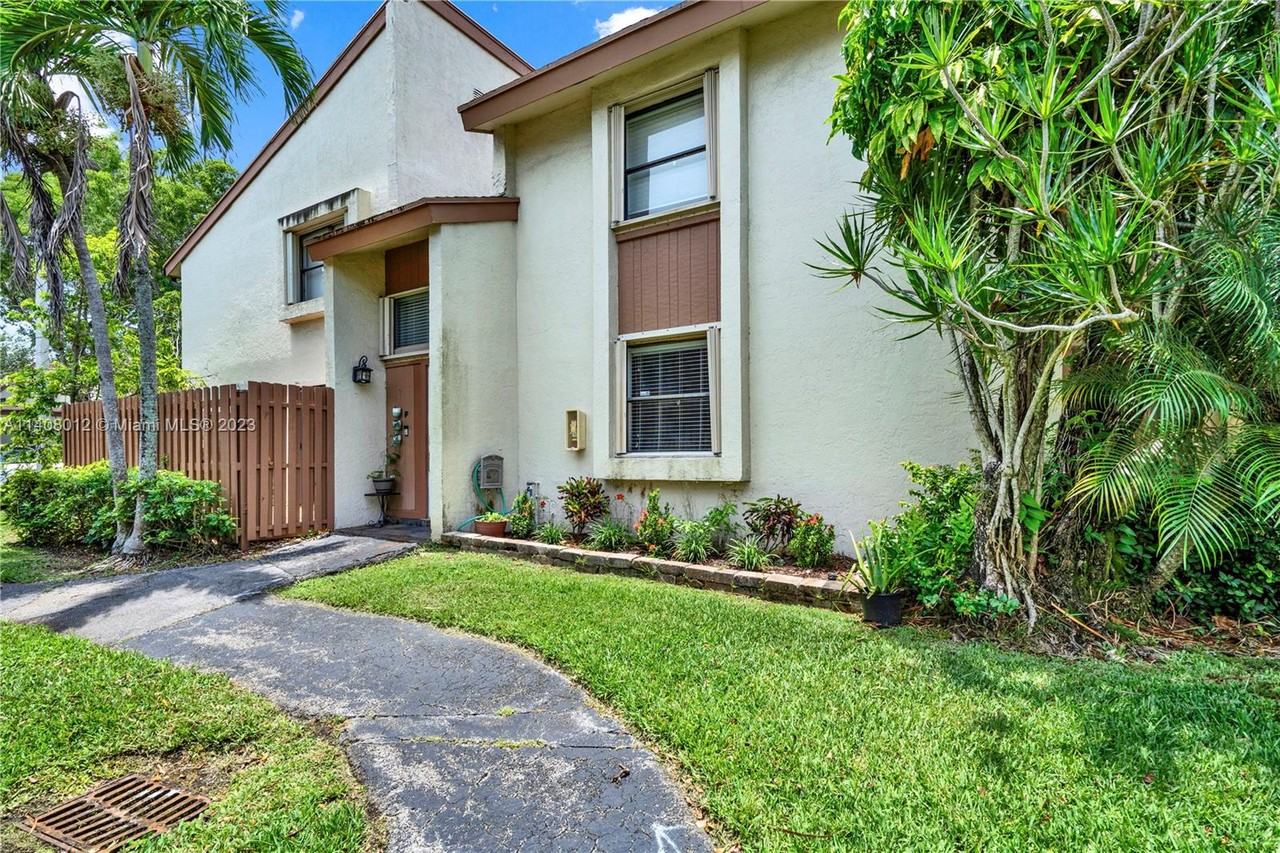 11490 Southwest 109th Road #30F - Photo 2 of 10