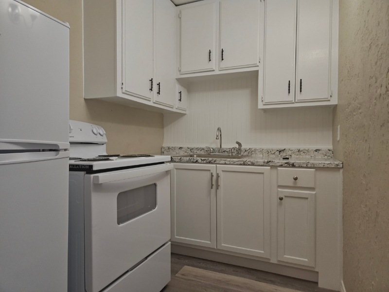 808 W Cypress Ave #7 - Photo 3 of 8