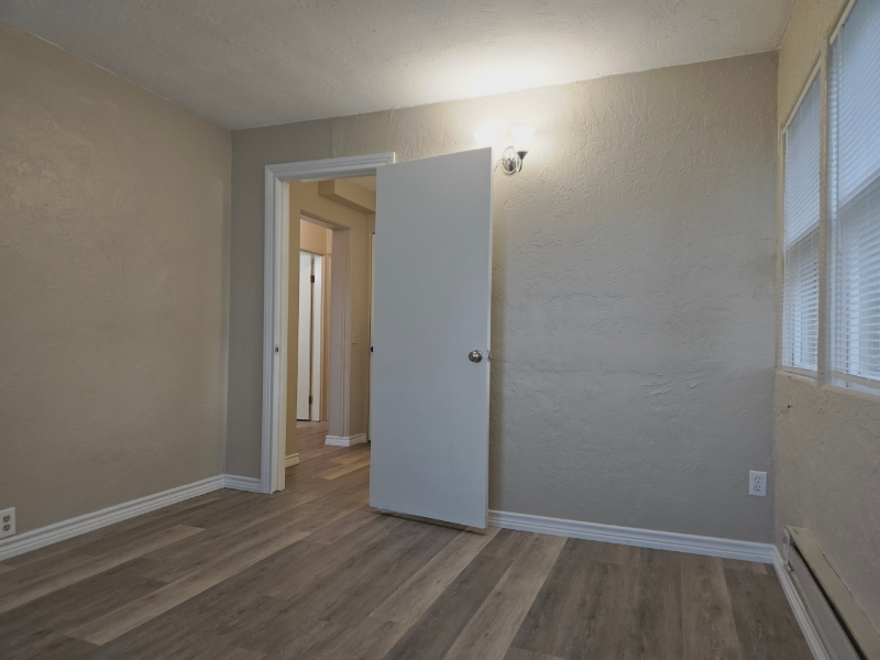 808 W Cypress Ave #7 - Photo 5 of 8