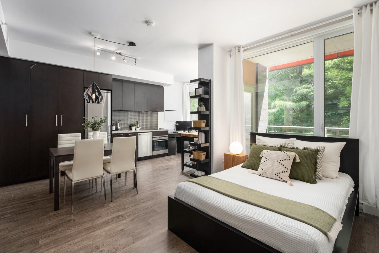 3300 Avenue Troie #203