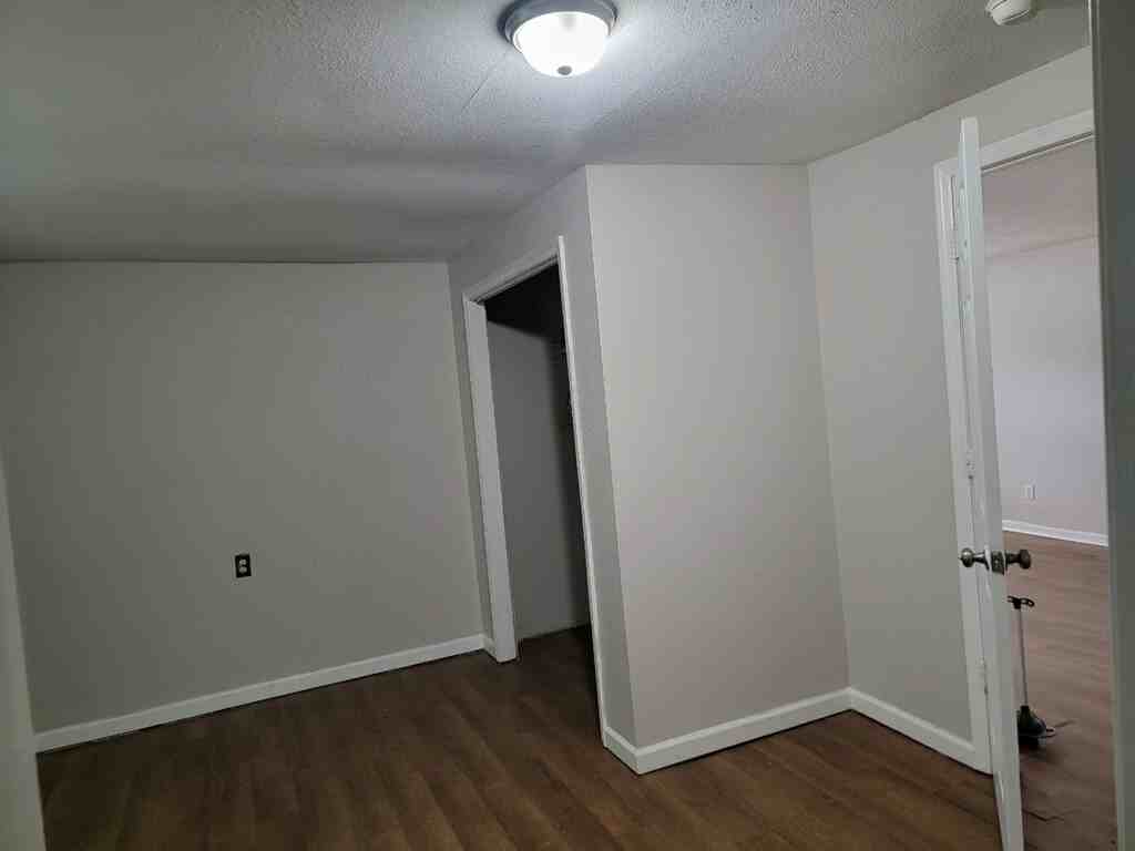 1317 S Vine St #NA - Photo 2 of 4