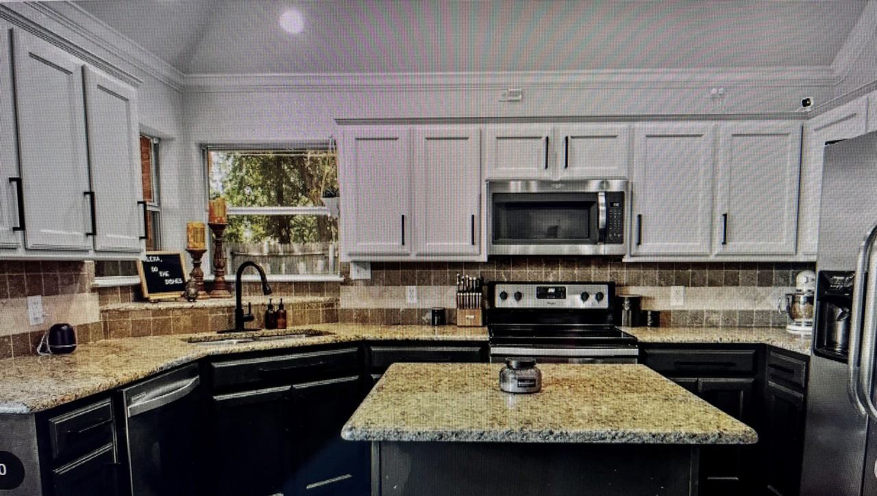 807 Shady Oaks Dr W #NA - Photo 3 of 13