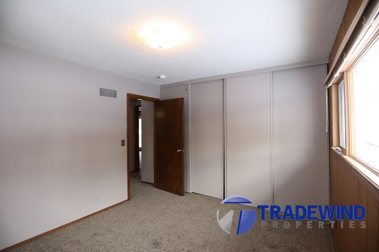 1413 Wisconsin Avenue North - Photo 2 of 21